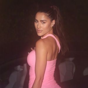 Meet your Posher, Alexia